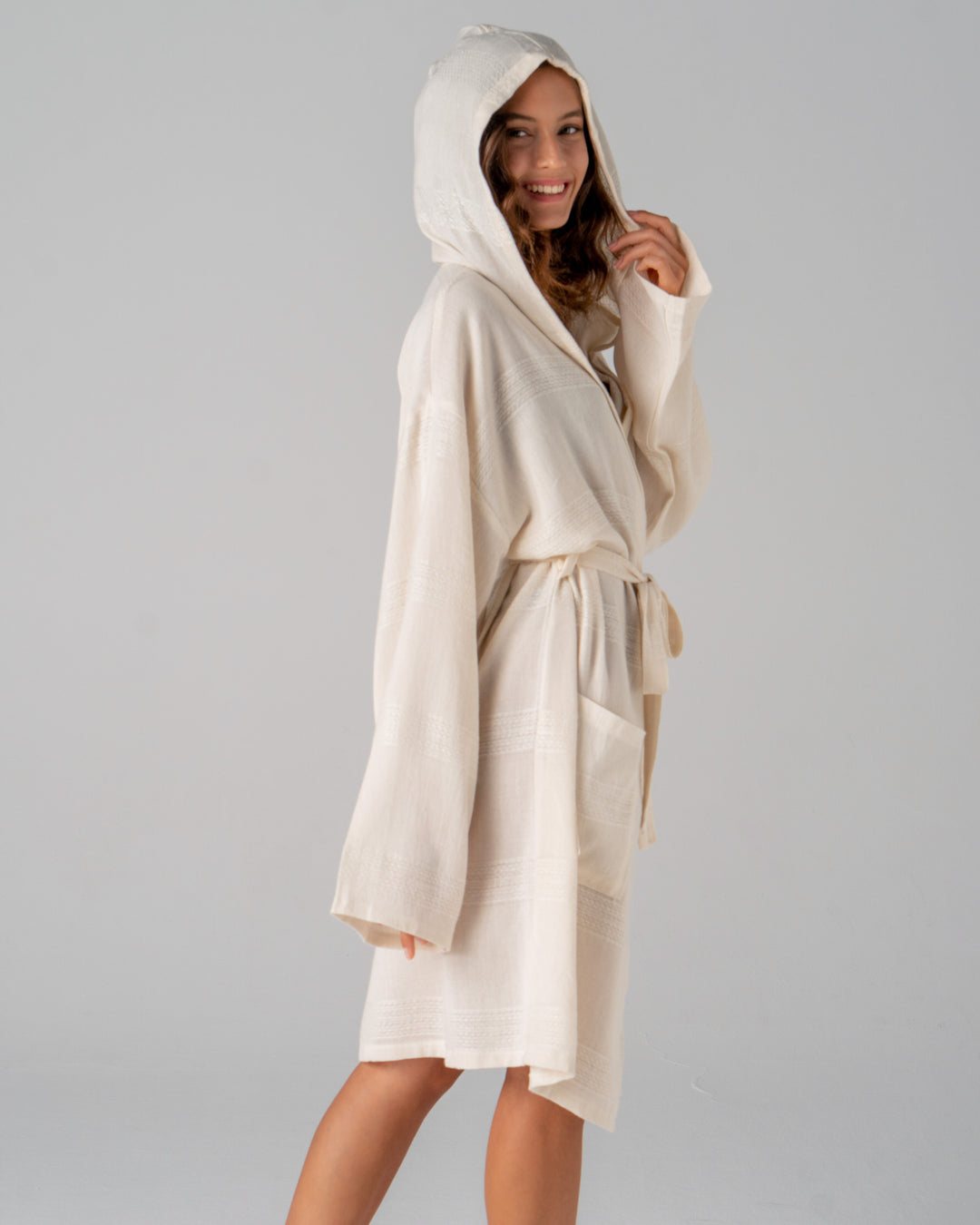 Hand-loomed cotton bathrobe