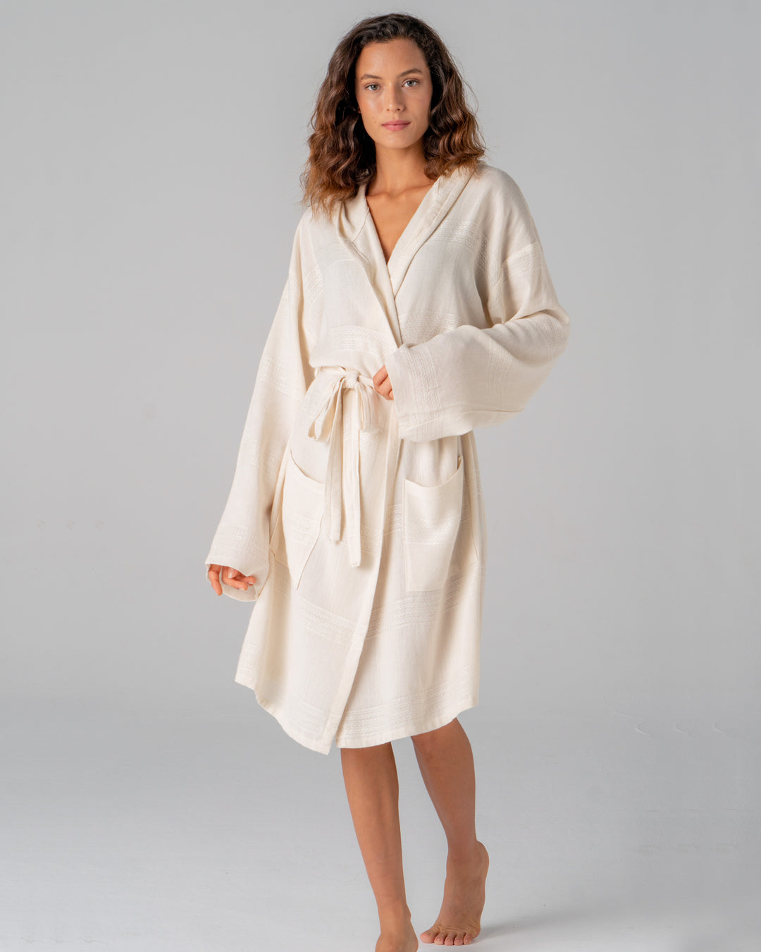 Hand-loomed cotton bathrobe