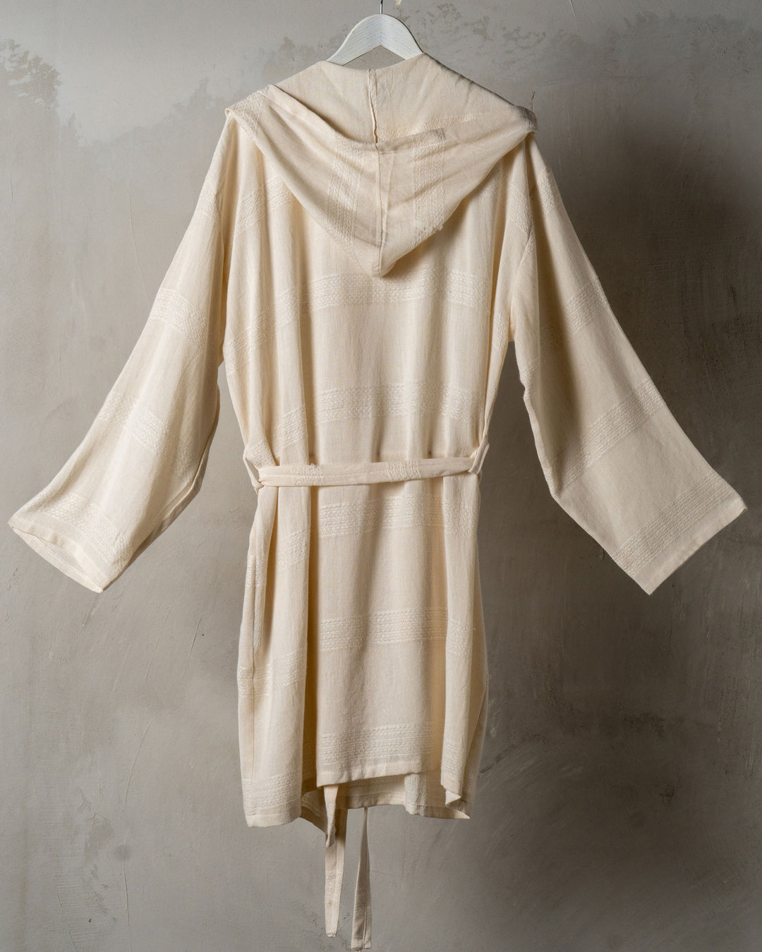 Hand-loomed cotton bathrobe